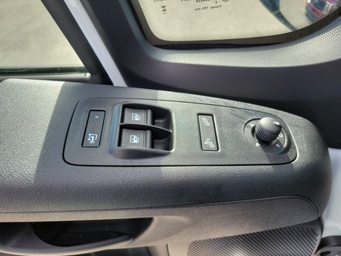 Used 2026 RAM ProMaster 2500 w/ Convenience Group FWD image 27