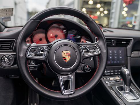 Used 2018 Porsche 911 Targa 4S image 18