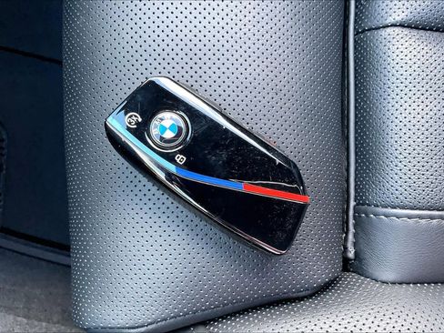 Used 2025 BMW X7 M60i image 14