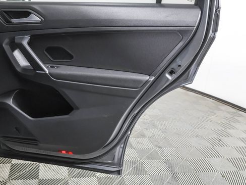 Used 2020 Volkswagen Tiguan S image 41