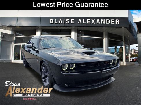 Used 2022 Dodge Challenger R/T Scat Pack RWD image 1