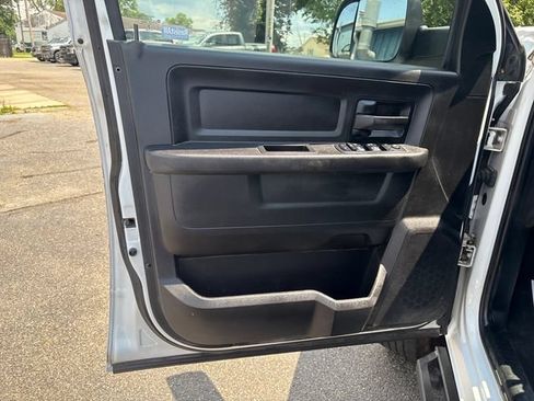 Used 2018 RAM 2500 Tradesman w/ Chrome Appearance Group AWD/4WD image 7