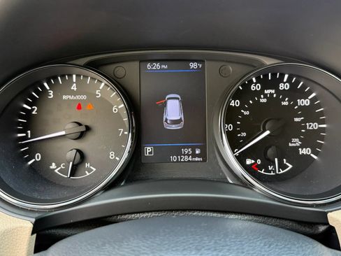 Used 2019 Nissan Rogue SL w/ Premium Package FWD image 14