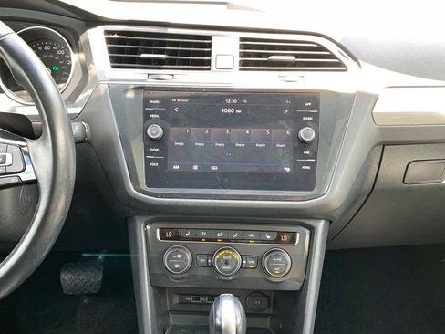 Used 2019 Volkswagen Tiguan SE w/ Panoramic Sunroof Package AWD/4WD image 18