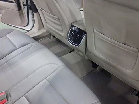 Used 2014 Cadillac XTS Premium image 14