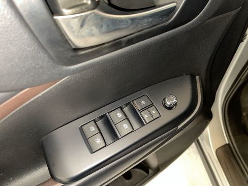 Certified 2019 Toyota Highlander XLE AWD/4WD image 13