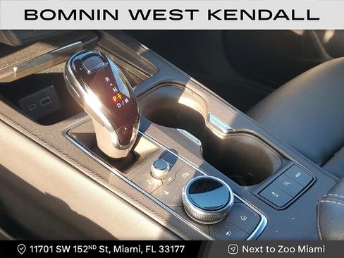 Used 2025 Cadillac XT4 Premium Luxury image 27