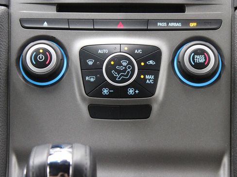 Used 2018 Ford Taurus SEL FWD image 22