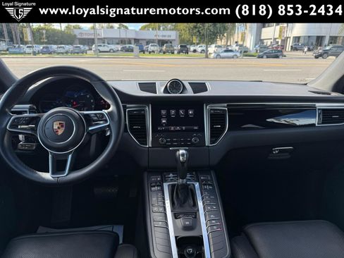 Used 2018 Porsche Macan image 17