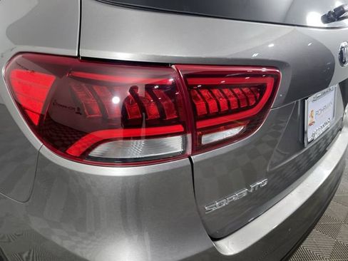 Used 2019 Kia Sorento EX image 36