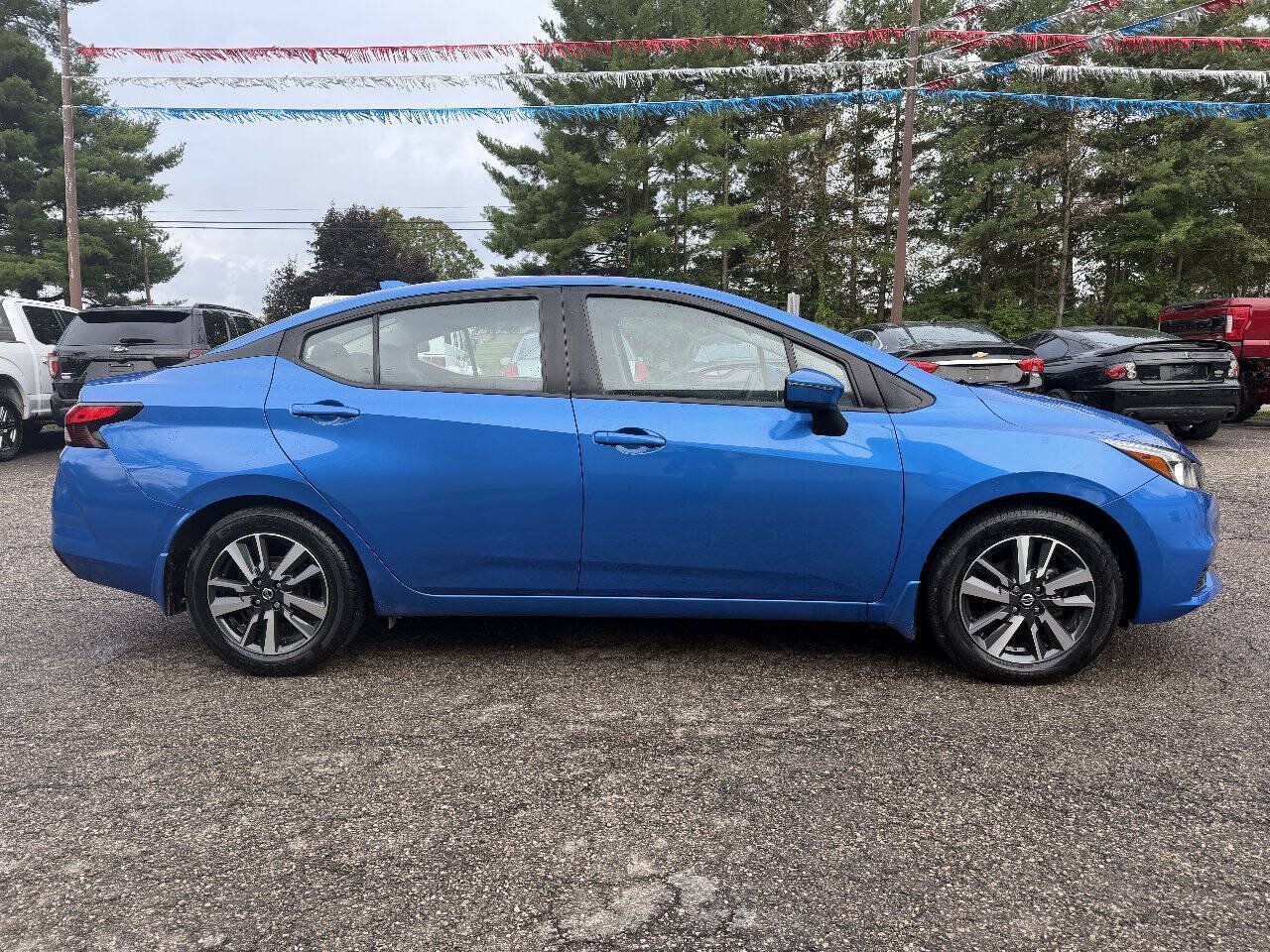 Used 2021 Nissan Versa SV FWD image 4