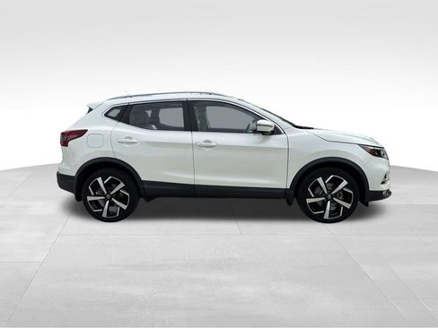 Certified 2021 Nissan Rogue Sport SL w/ Premium Package FWD image 9