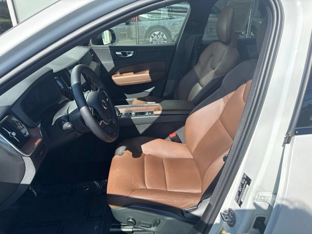 Used 2024 Volvo XC60 B5 Plus w/ Climate Package AWD/4WD image 20