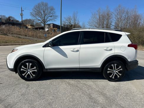 Used 2014 Toyota RAV4 LE image 2