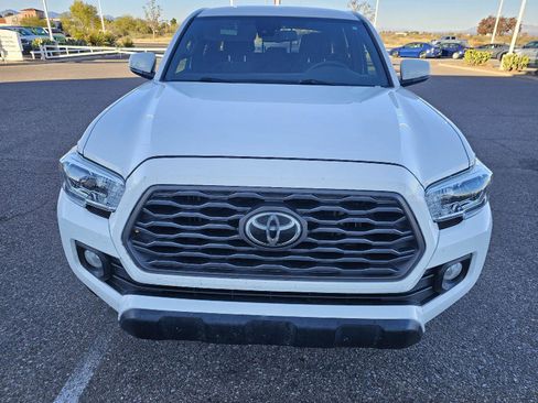 Used 2022 Toyota Tacoma TRD Off-Road image 12