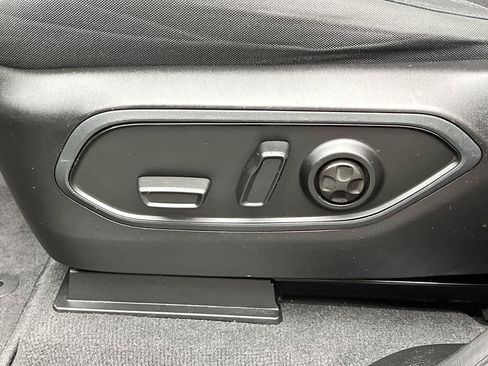 Used 2023 Jeep Grand Cherokee L Laredo w/ Luxury Tech Group I AWD/4WD image 9