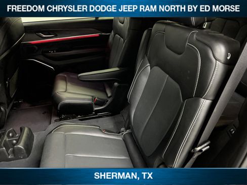 Used 2024 Jeep Grand Cherokee L Overland image 9