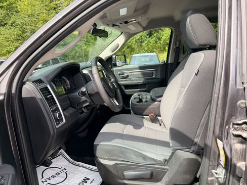 Used 2021 RAM 1500 Classic SLT AWD/4WD image 6
