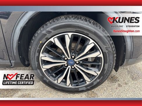 Used 2021 Ford Escape SE w/ SE Sport Appearance Package image 15