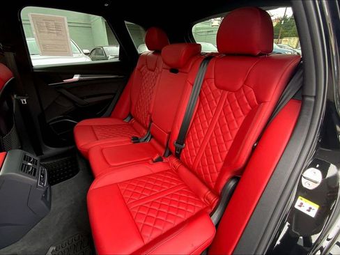 Certified 2025 Audi SQ5 Prestige image 21