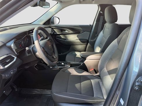 Used 2022 Chevrolet TrailBlazer LT w/ LPO, Blackout Package image 21