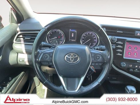 Used 2020 Toyota Camry SE FWD image 12