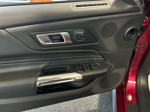 Used 2025 Ford Mustang GT Premium RWD image 9