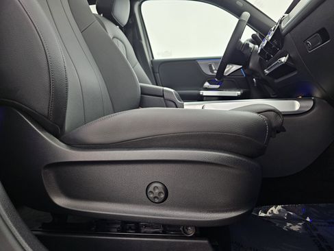 Certified 2025 Mercedes-Benz GLB 250 4MATIC image 16