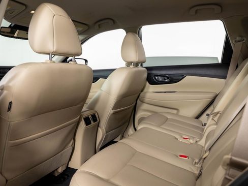 Used 2017 Nissan Rogue SL image 20