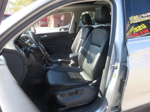 Used 2019 Volkswagen Tiguan SE w/ Panoramic Sunroof Package AWD/4WD image 10