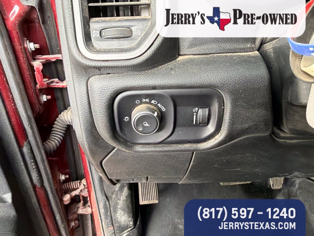 Used 2022 RAM 3500 Tradesman w/ Chrome Appearance Group AWD/4WD image 13