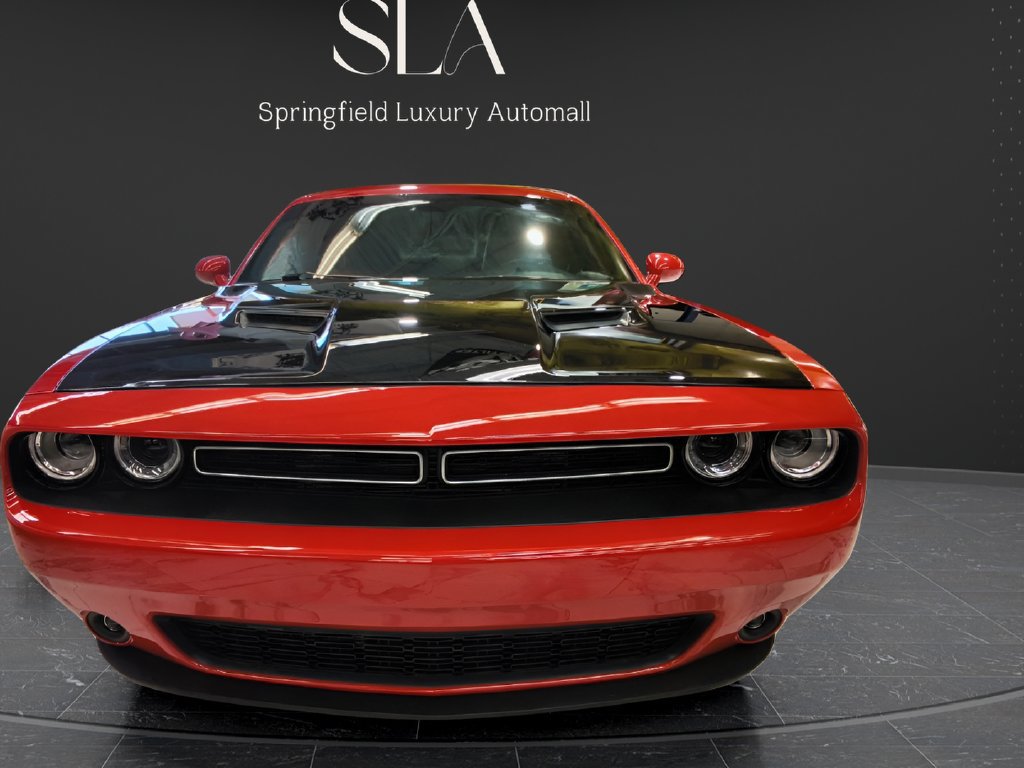 Used 2017 Dodge Challenger R/T RWD image 2