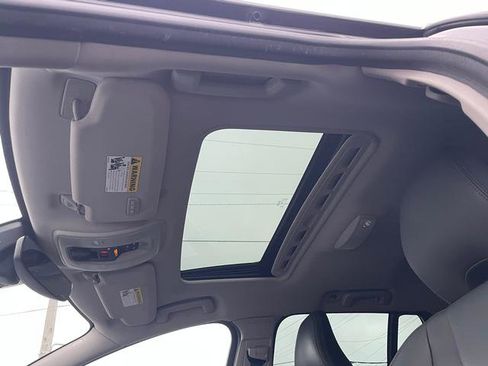 Used 2016 Volvo V60 T5 Cross Country w/ Convenience Package image 15