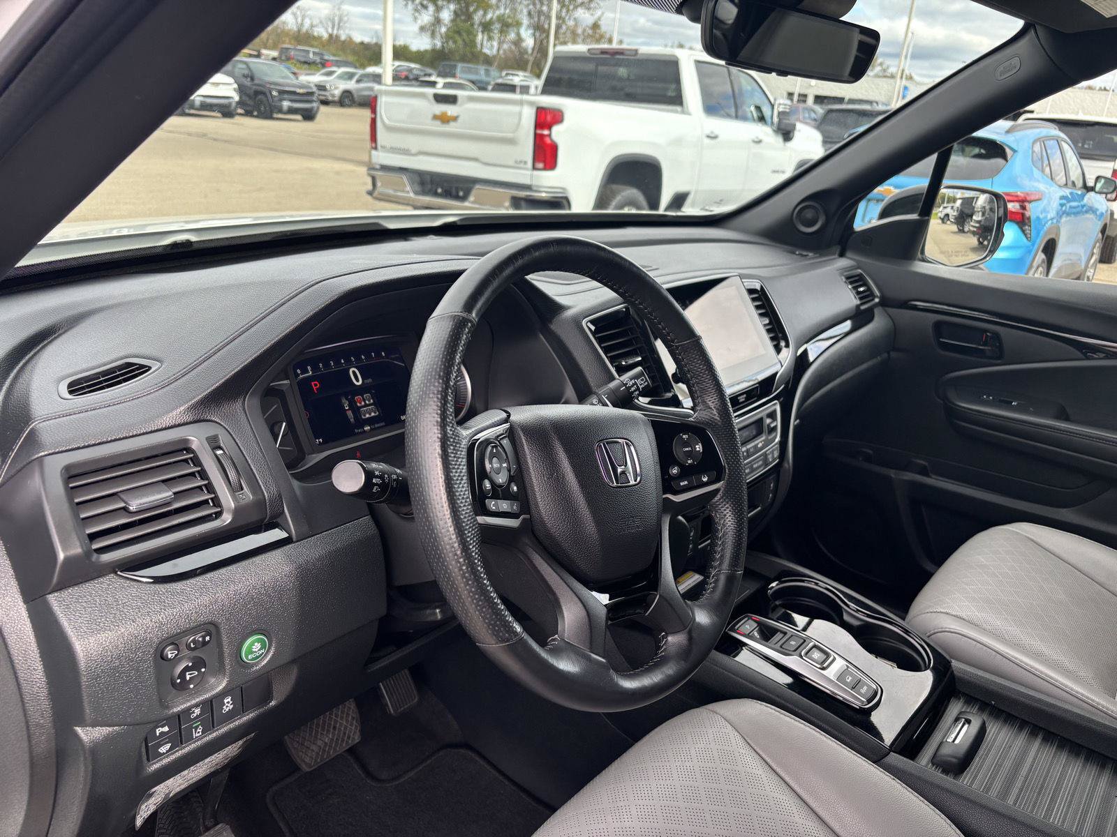Used 2023 Honda Passport Elite image 16