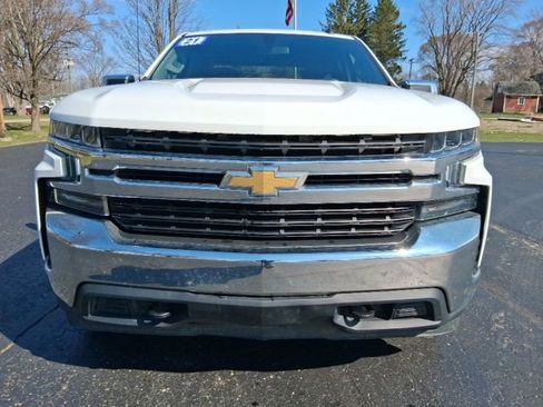 Used 2021 Chevrolet Silverado 1500 LT image 2