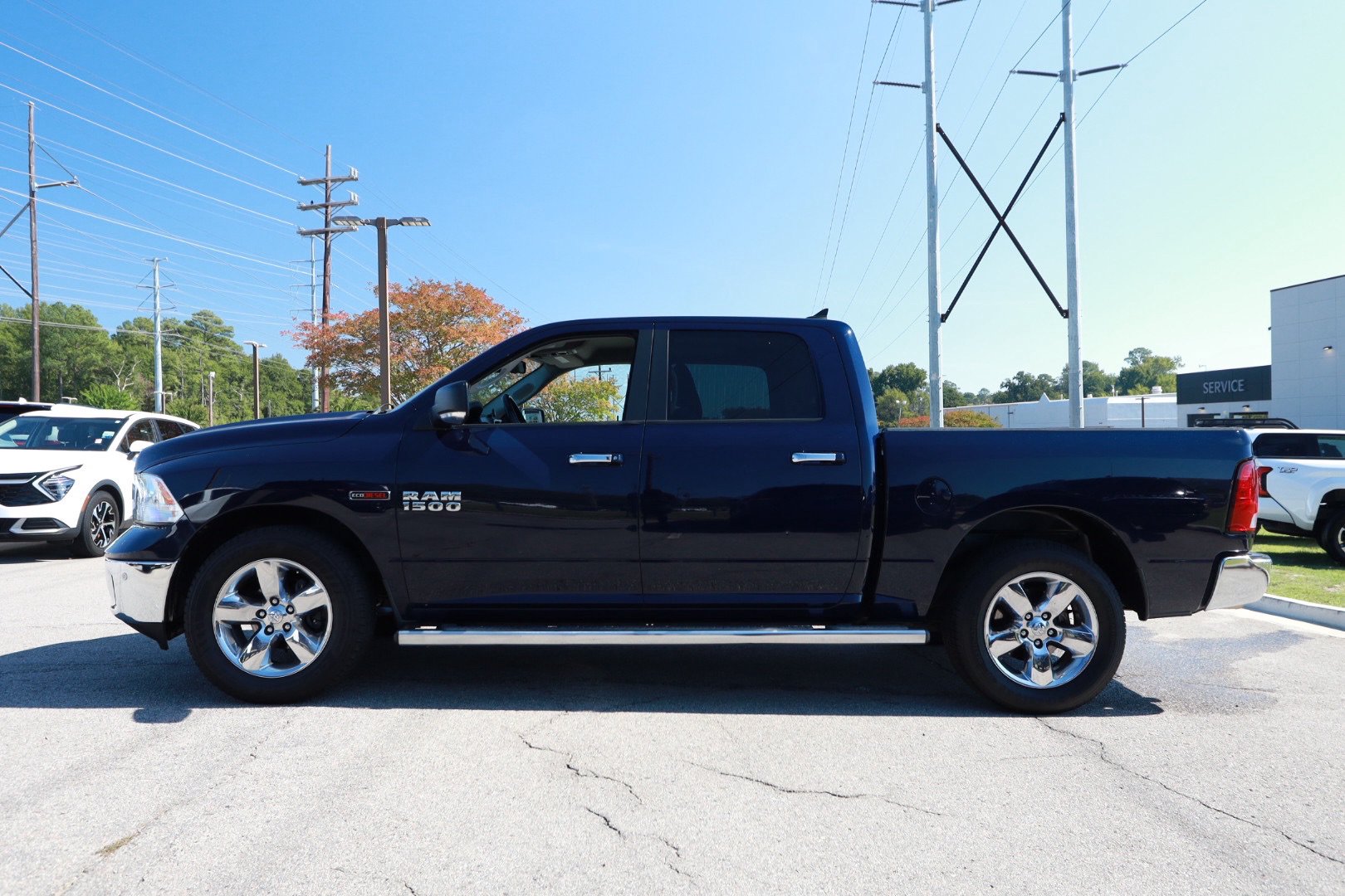 Used 2015 RAM 1500 Lone Star RWD image 2