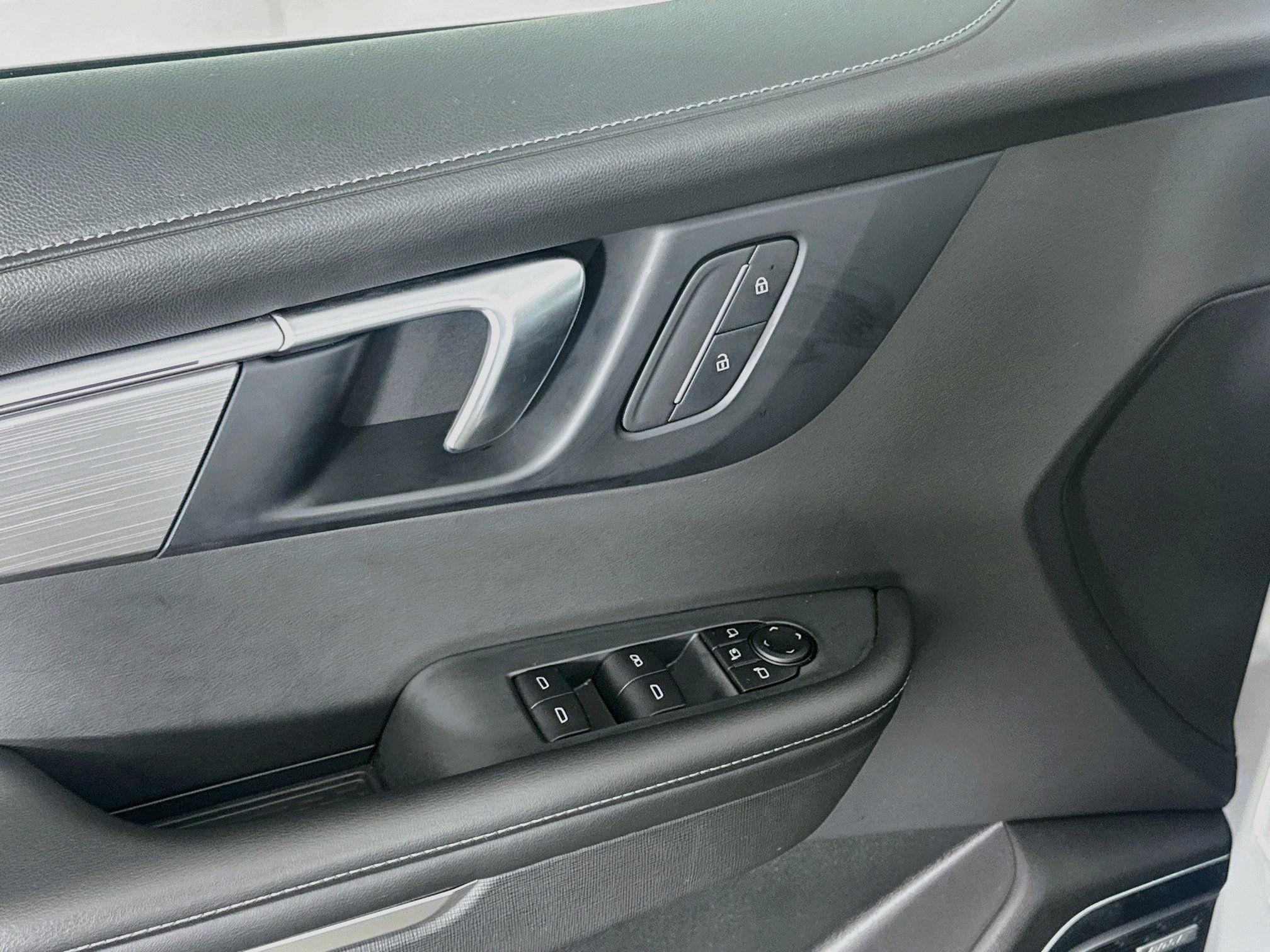 Used 2025 Buick Enclave Preferred FWD image 15