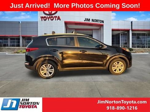 Used 2017 Kia Sportage LX w/ LX Popular Package image 7