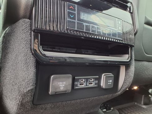 New 2026 Jeep Grand Wagoneer 4WD w/ Premium Group I image 25