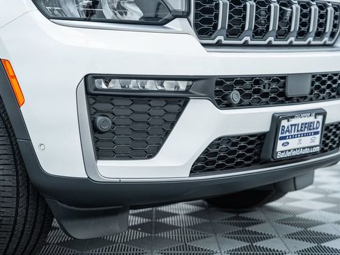 Used 2026 Jeep Grand Cherokee L Limited w/ Luxury Tech Group II AWD/4WD image 17