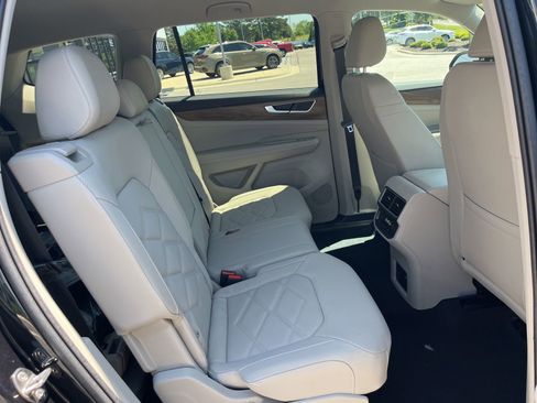 New 2026 Volkswagen Atlas SE FWD image 28