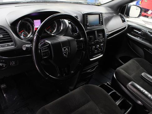 Used 2018 Dodge Grand Caravan SE image 7