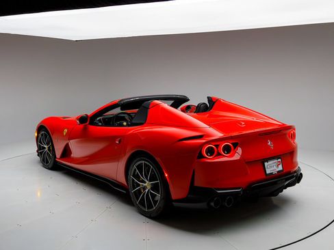 Used 2023 Ferrari 812 GTS RWD image 5
