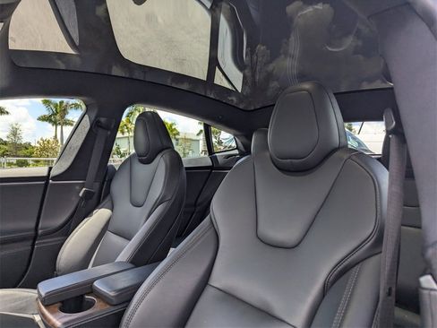 Used 2021 Tesla Model S Long Range Plus image 21