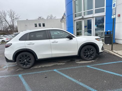 Used 2023 Honda HR-V Sport image 12