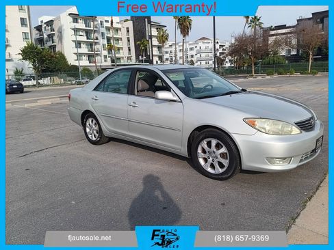 Used 2005 Toyota Camry XLE image 1