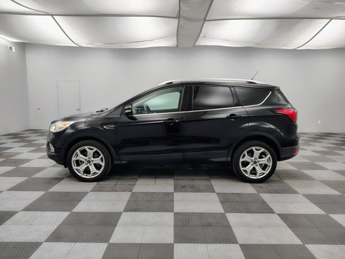 Used 2019 Ford Escape Titanium FWD image 3