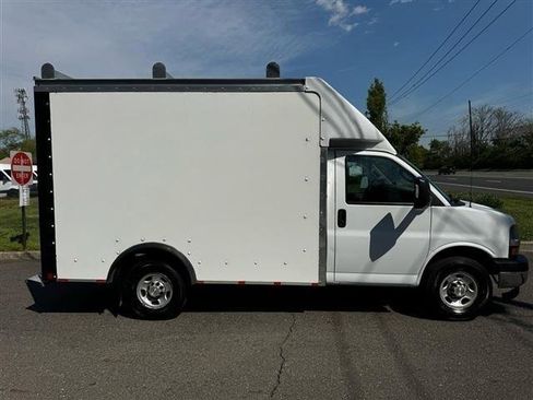 Used 2022 Chevrolet Express 3500 w/ Power Convenience Package RWD image 4
