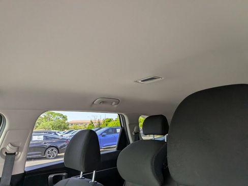 Certified 2025 Kia Sorento LX FWD image 22