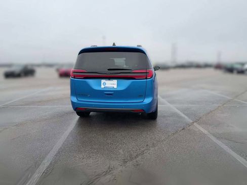 New 2026 Chrysler Pacifica Select image 10